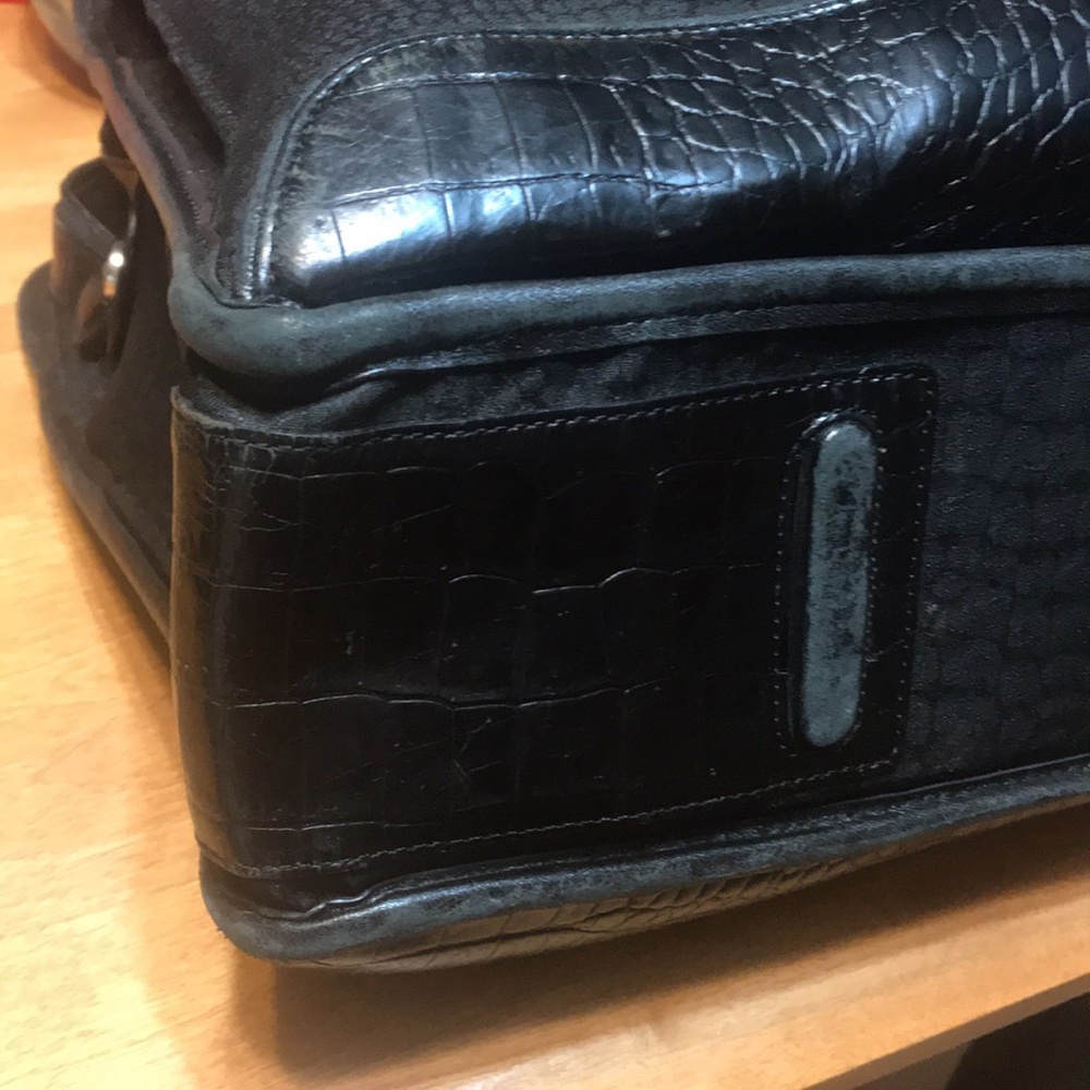 Brighton Luggage/Travel Bag - Picture 7 of 12